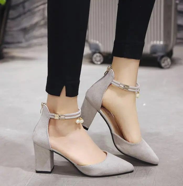 Chunky Heeled Closed-Toe Women's Sandals (2020)