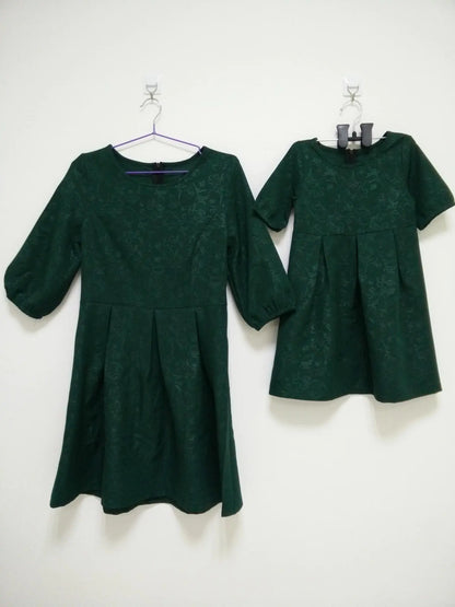 Fashionable Dark Green Midi Dress for Mothers and Daughters