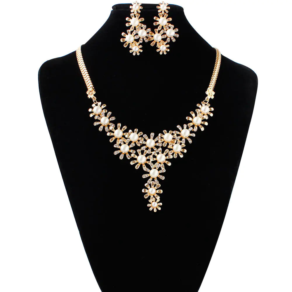 Luxury Floral Pearl and Rhinestone Bridal Necklace Set