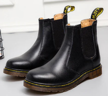 Martin-Stiefel aus Rindsleder im Herbst-Stil mit dicken Absätzen für Damen sind von leer