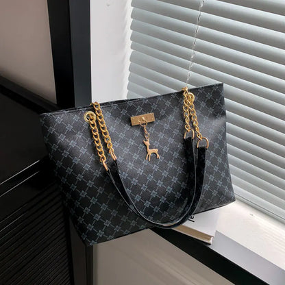 Retro Textured Chain Shoulder Bag