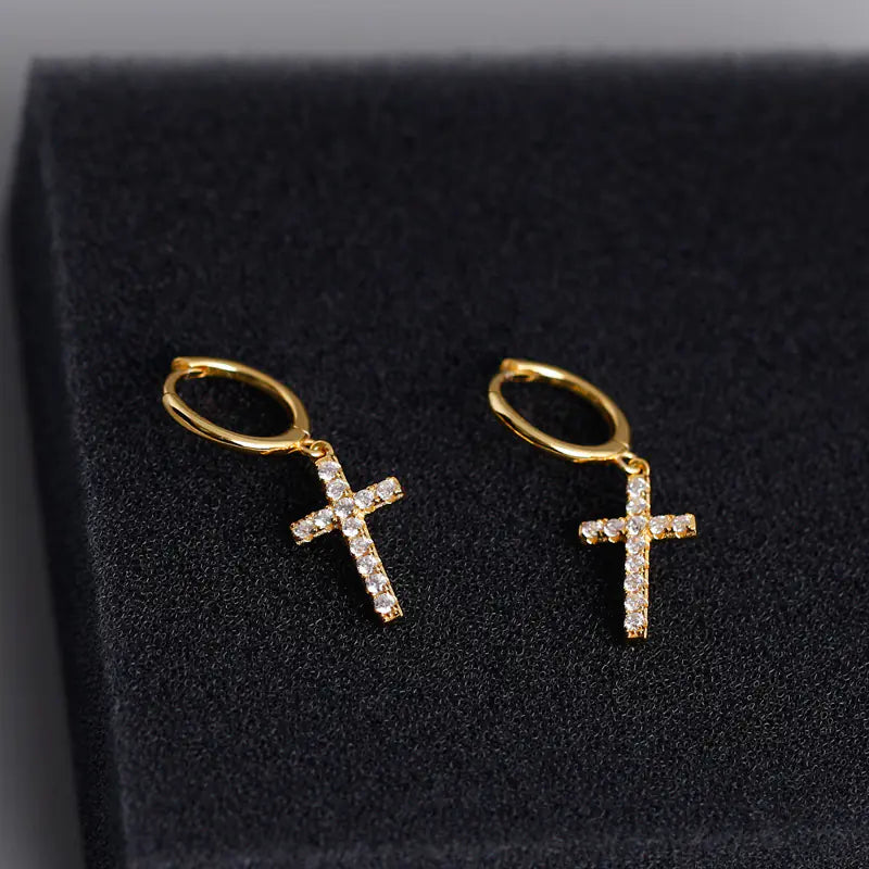 S925 Sterling Zilveren Kruis Oorbellen met Diamanten – Tijdloze Spirituele Elegantie