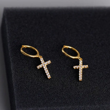 S925 Sterling Zilveren Kruis Oorbellen met Diamanten – Tijdloze Spirituele Elegantie