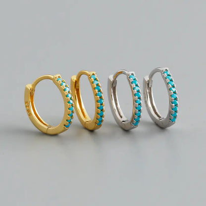 S925 Zilveren Oorringen met Blauwe Zirkonia Inleg – Elegant & Tijdloos