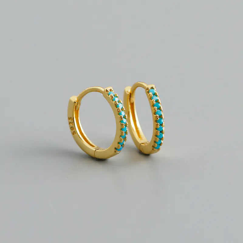 S925 Zilveren Oorringen met Blauwe Zirkonia Inleg – Elegant & Tijdloos