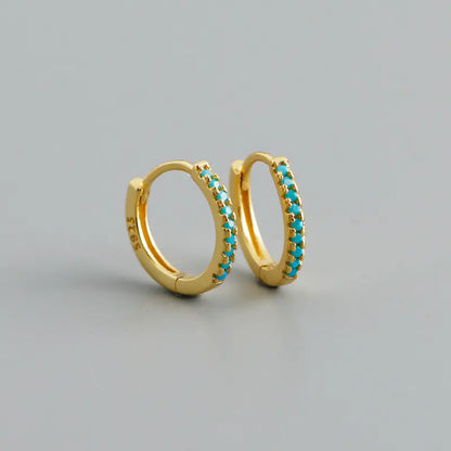 S925 Zilveren Oorringen met Blauwe Zirkonia Inleg – Elegant & Tijdloos