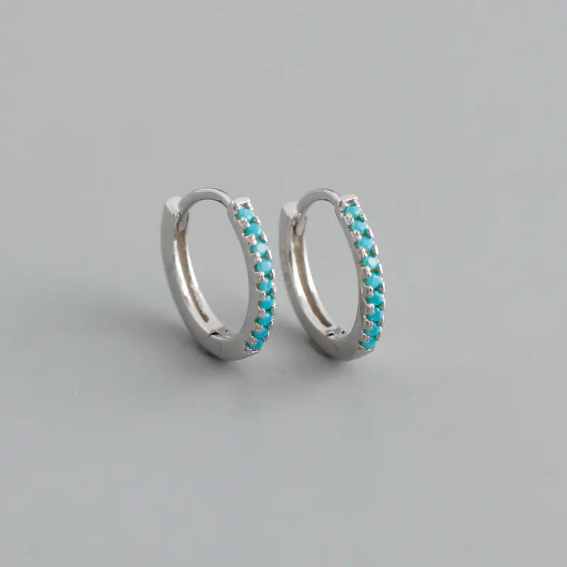 S925 Zilveren Oorringen met Blauwe Zirkonia Inleg – Elegant & Tijdloos