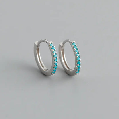 S925 Zilveren Oorringen met Blauwe Zirkonia Inleg – Elegant & Tijdloos