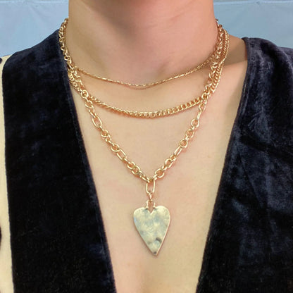 Heart Charm Layered Chain Necklace – Set van 3 Kettingen met Gehamerd Hart