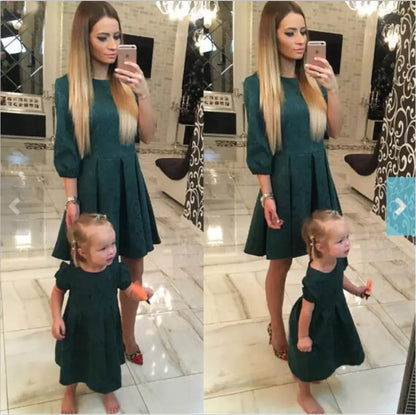 Fashionable Dark Green Midi Dress for Mothers and Daughters