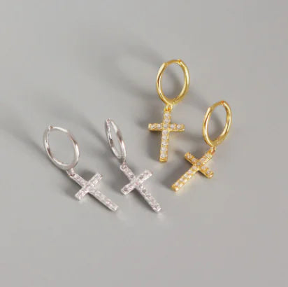 S925 Sterling Zilveren Kruis Oorbellen met Diamanten – Tijdloze Spirituele Elegantie